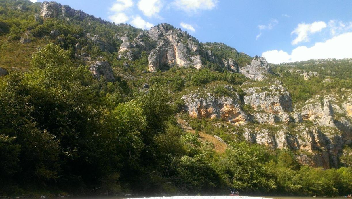 Entre Uzes Et Le Pont Du Gard Le Cocon De Sophia A Deux Pas Des Gorges Du Gardon Lägenhet Collias Exteriör bild