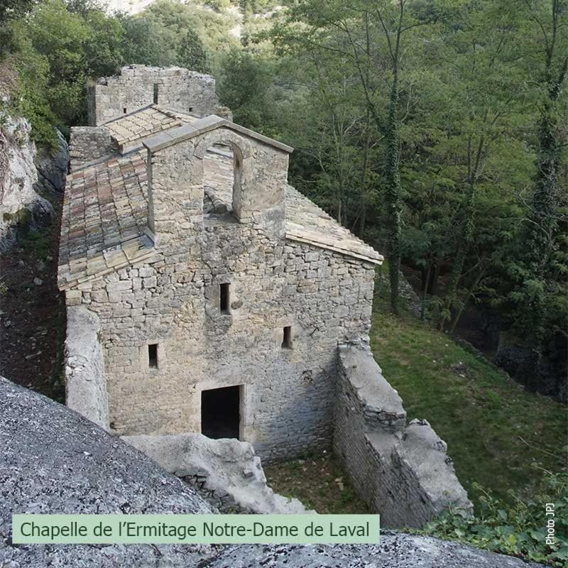 Entre Uzes Et Le Pont Du Gard Le Cocon De Sophia A Deux Pas Des Gorges Du Gardon Lägenhet Collias Exteriör bild